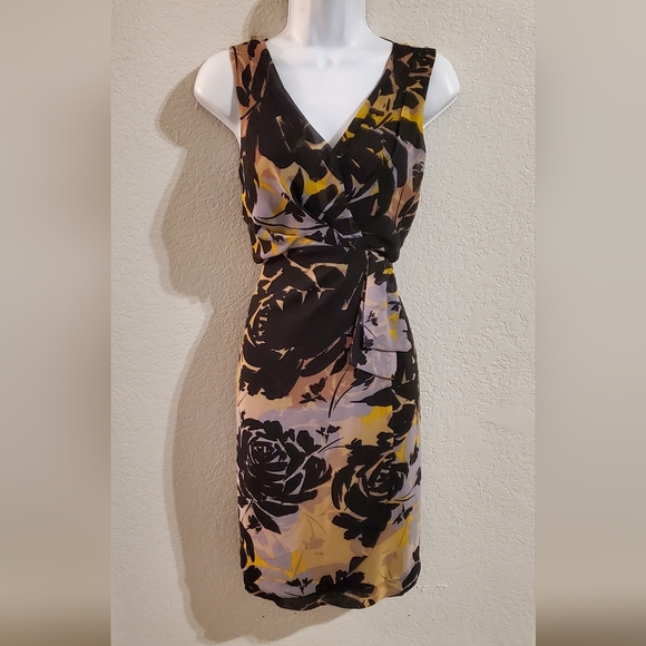 Banana Republic Dresses & Skirts - Banana Republic Lilac Crêpe Floral Silky Sheath Cocktail Dress Size 4